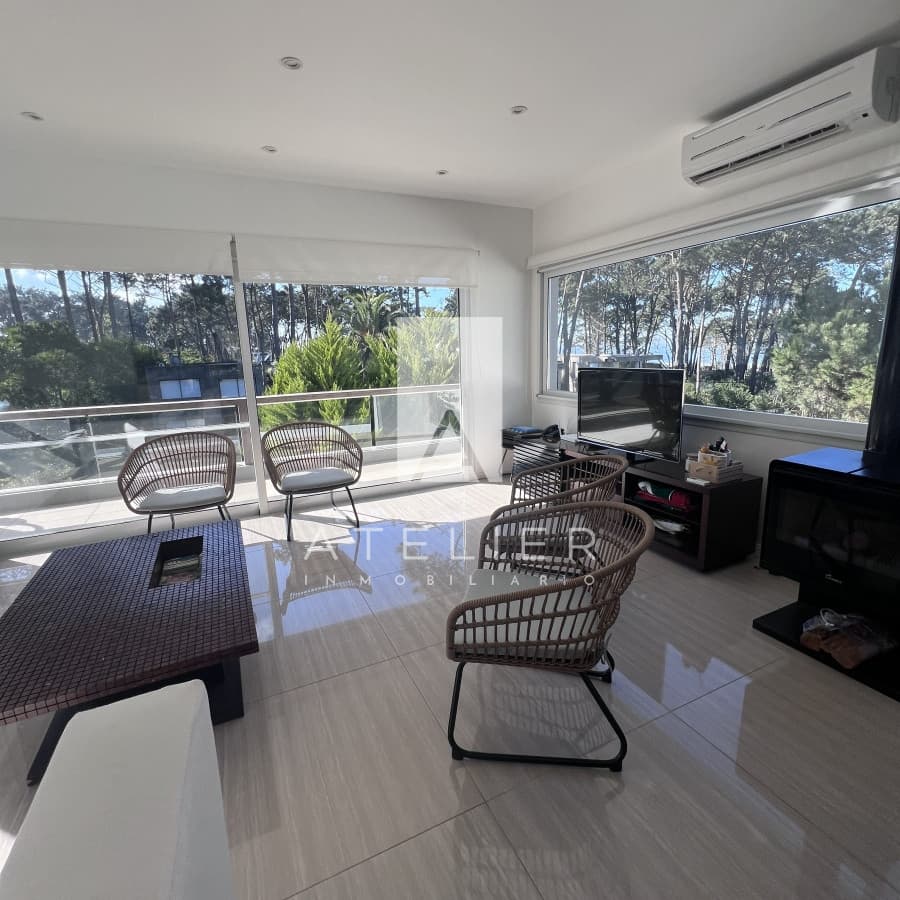 Alquiler de Espectacular casa en Montoya, Punta del Este