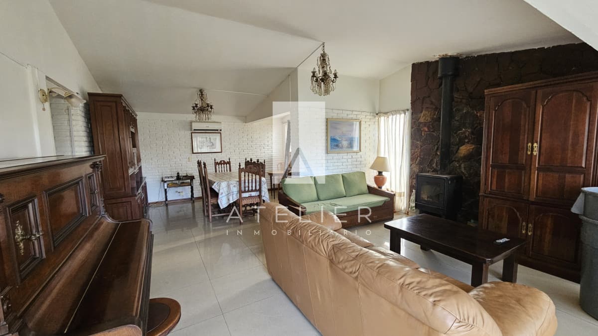 Casa sobre Av. Roosevelt