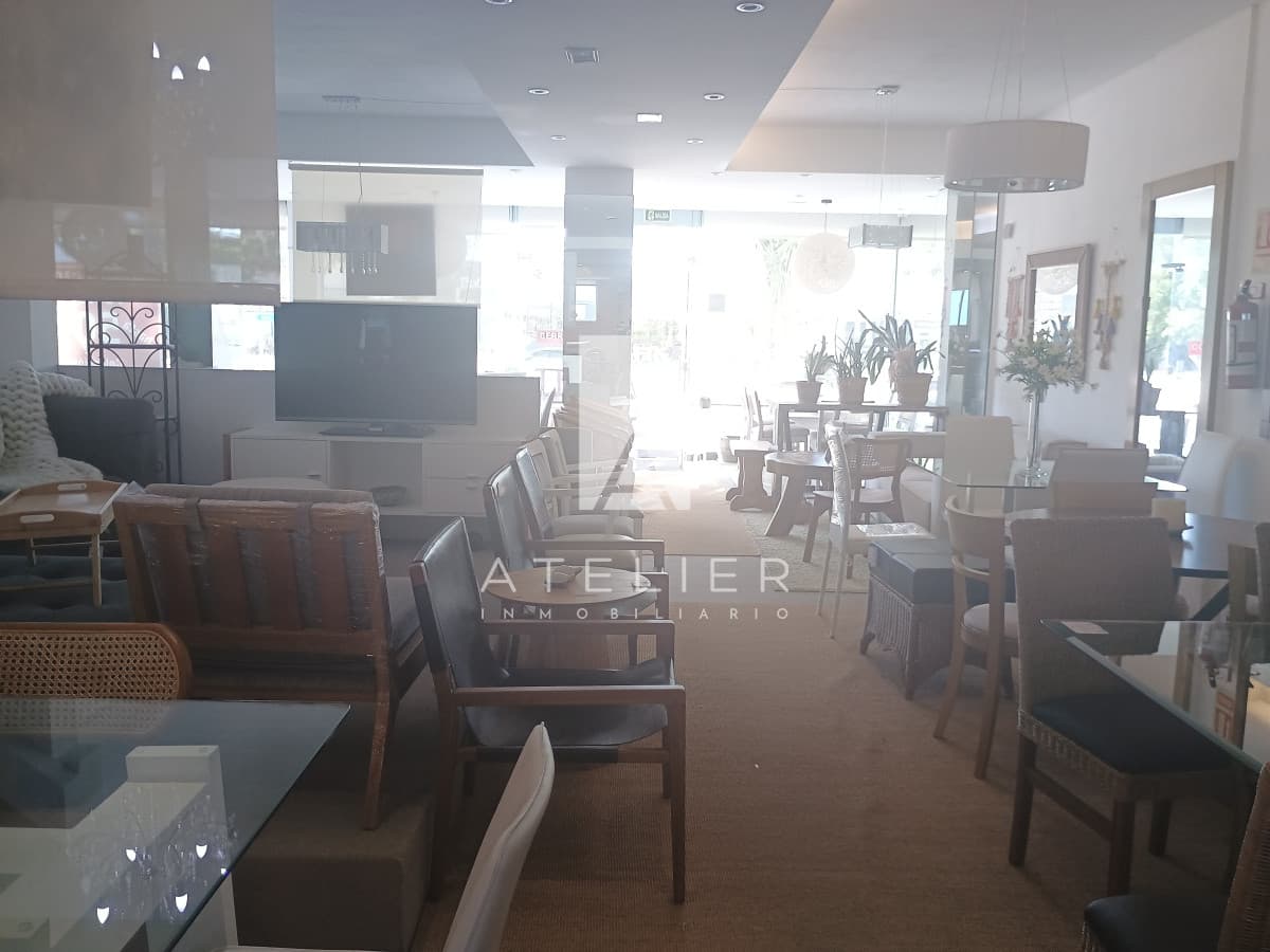 Venta o alquiler de local comercial, Av. Italia, Punta del Este