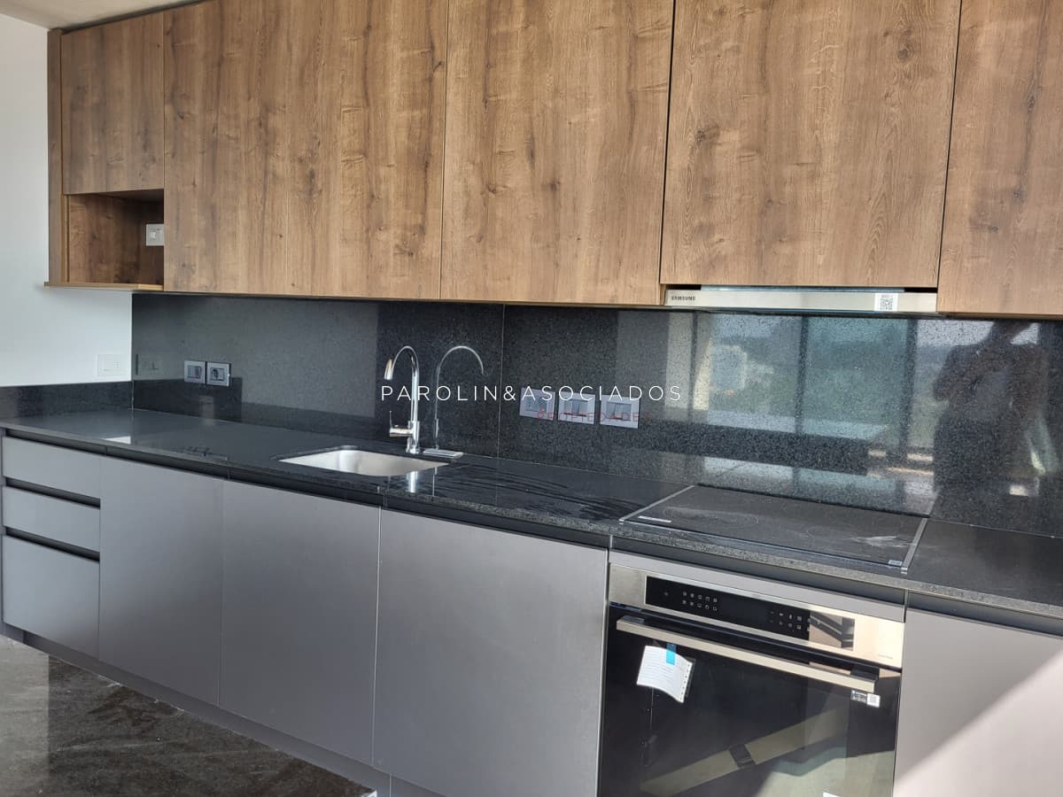 Venta de Apartamento 3 Dormitorios - Torres del Este - Punta del Este