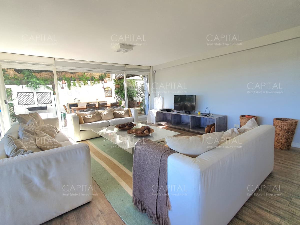 Venta departamento cuatro dormitorios frente al puerto Punta del Este