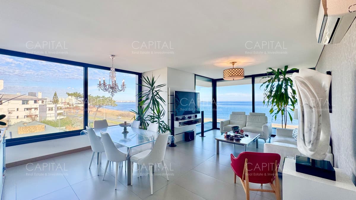 Apartamento en venta en primera fila frente al mar