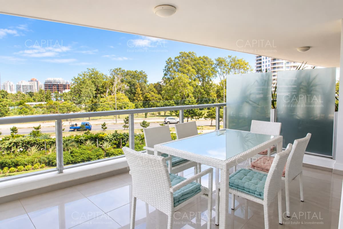 Departamento en venta 3 dormitorios en Torre One a 100 mts de Playa Brava