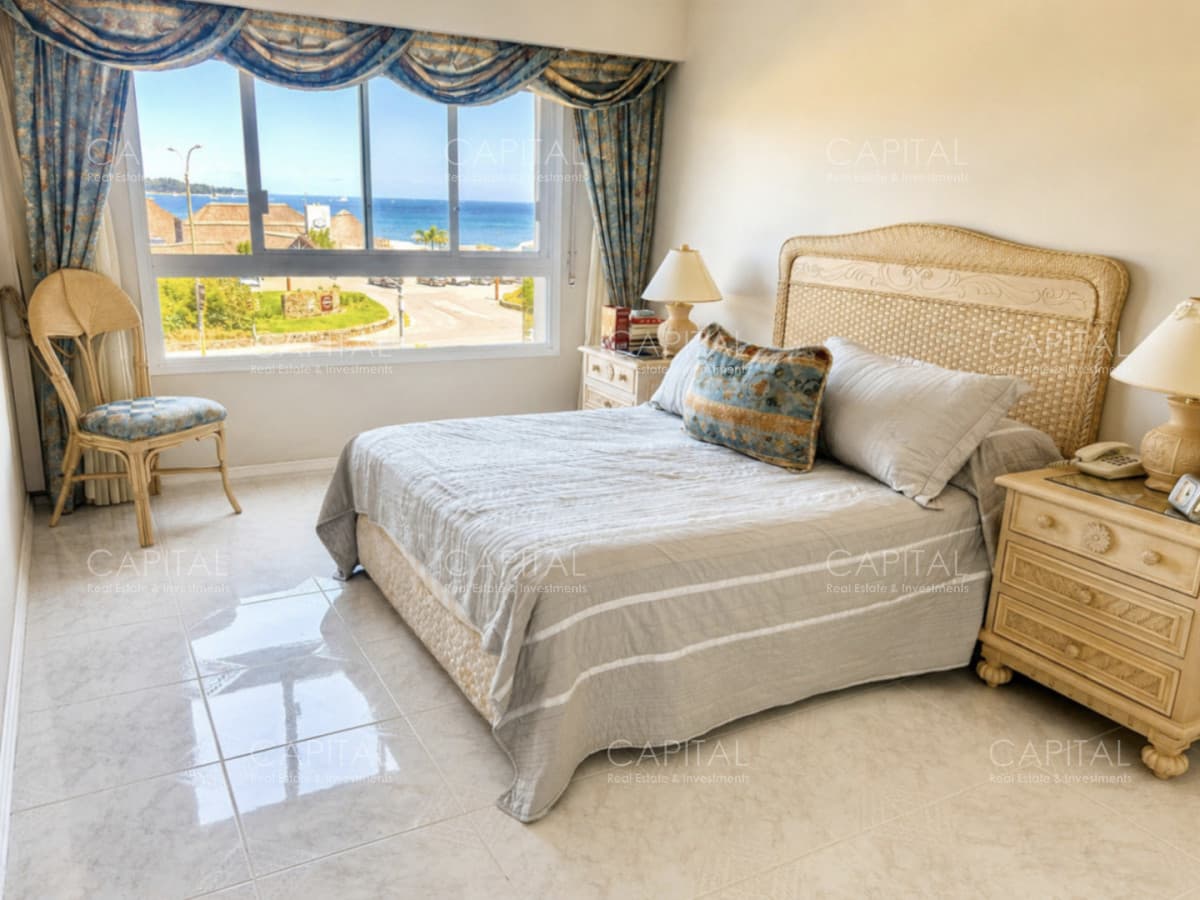 Coral Tower esquinero en venta