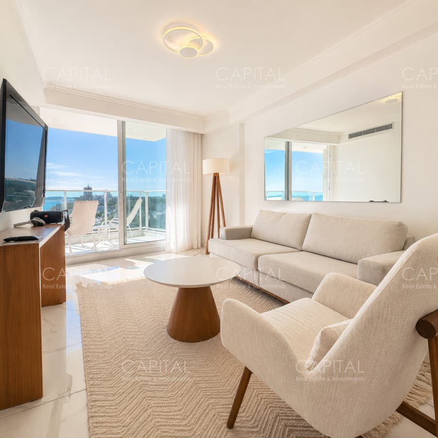 Paramount Tower de dos dormitorios frente al mar en Venta Playa Mansa Punta del este