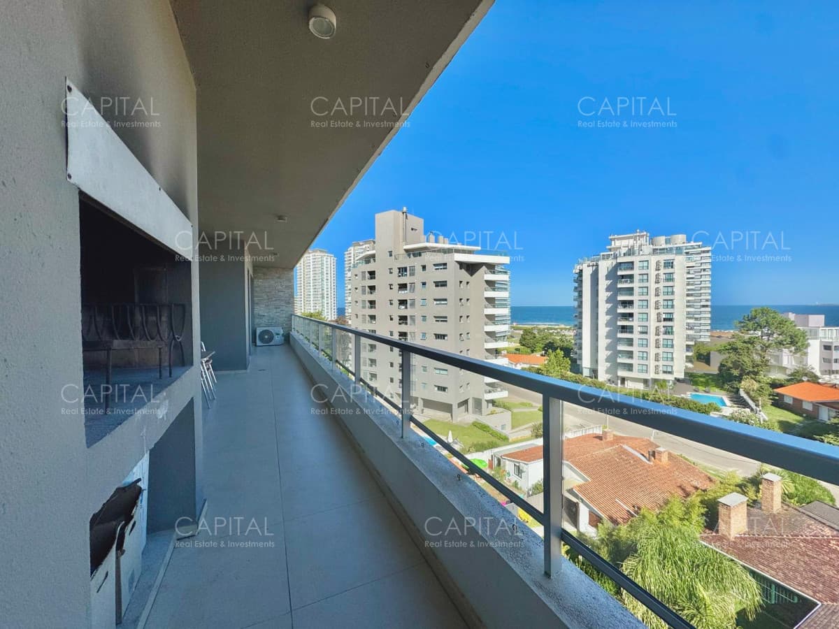 Apartamento en Moon de Tres Dormitorios con Vista al Mar