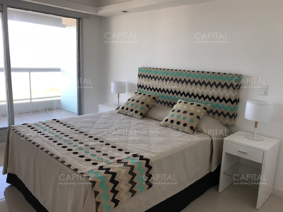Moderno Apartamento de Dos Dormitorios con Vista al Mar - Alquiler Anual