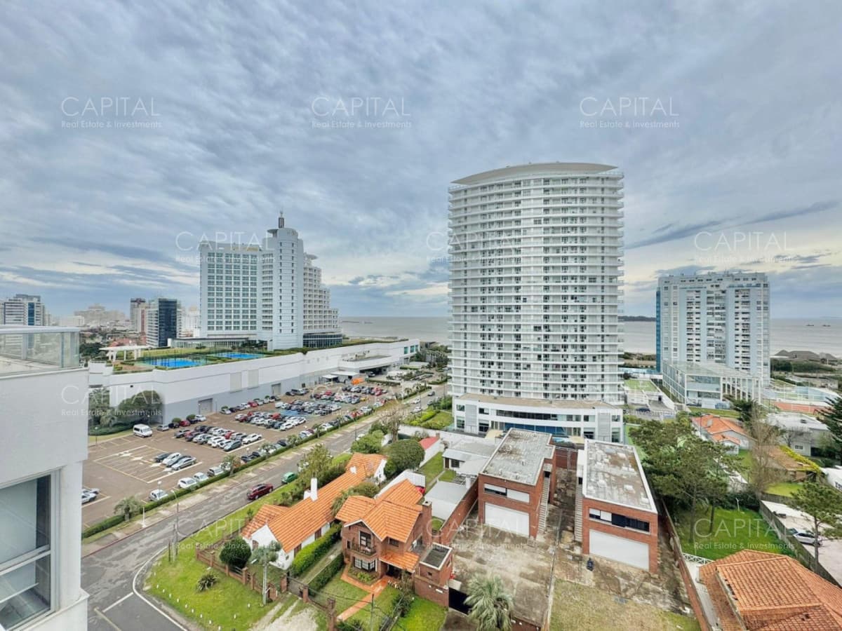 Apartamento en venta en Playa Mansa Punta del Este