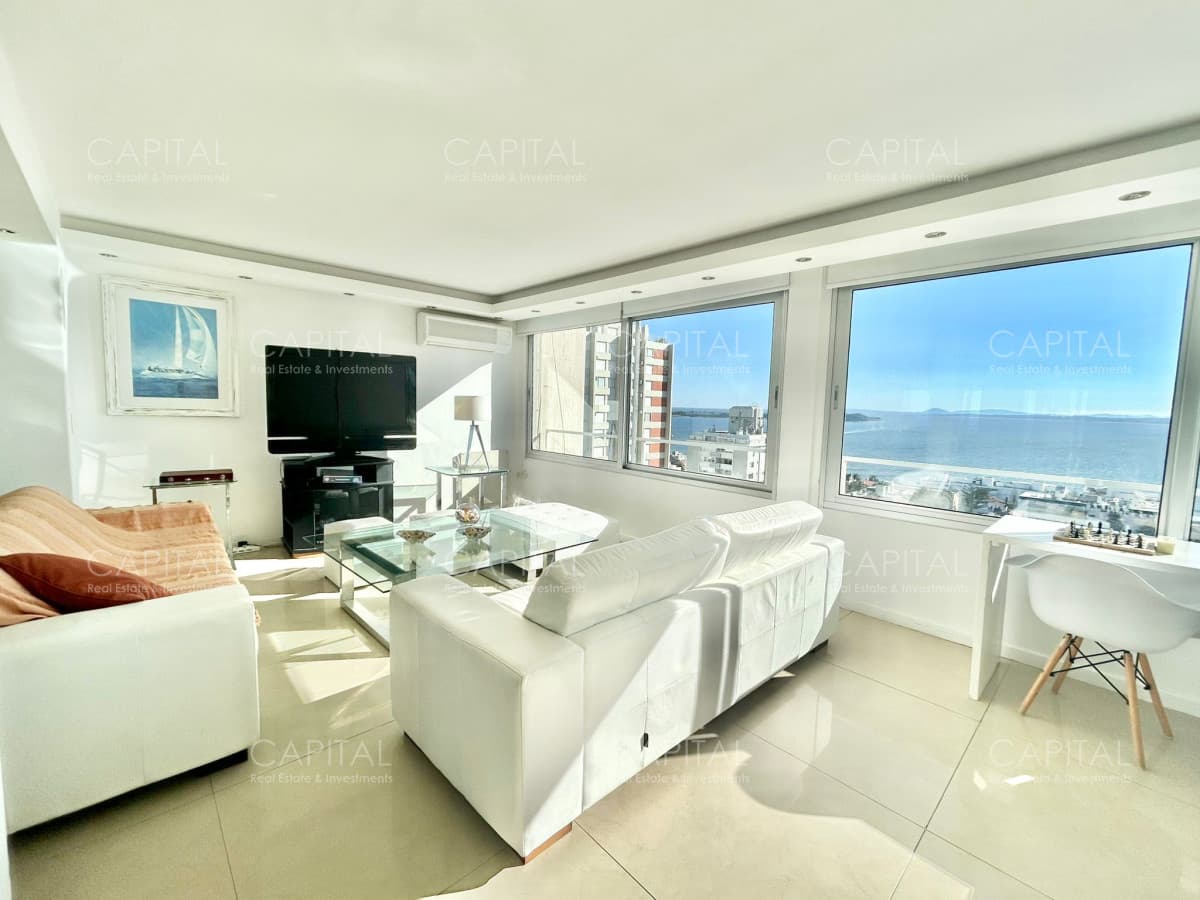 Apartamento reciclado de 3 dormitorios en venta.