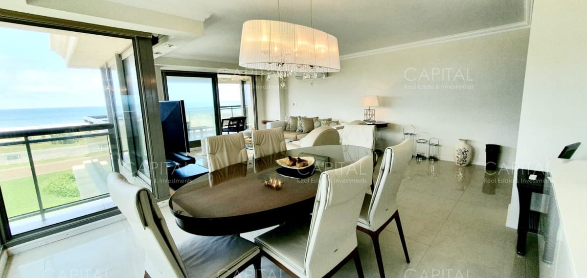 Venta departamento frente al mar tres dormitorios mas dependencia Playa Brava Punta del Este