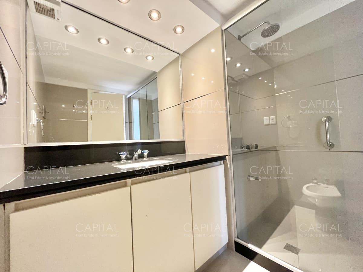 Departamento Reciclado  en Venta de 3 Dormitorios en Península