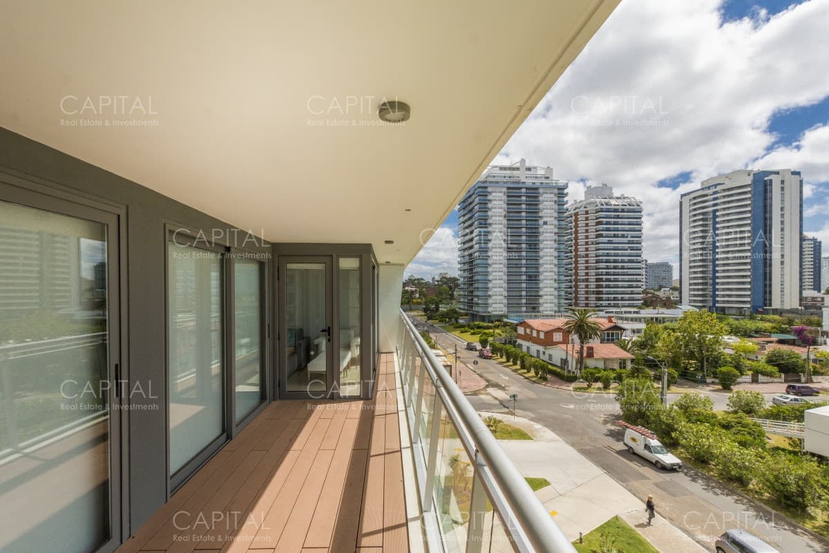 Departamento en venta y alquiler de tres dormitorios con muy buenos servicios