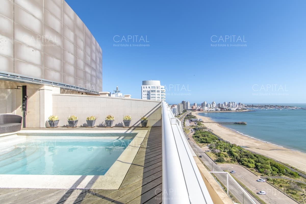 Penthouse en Coral Tower en Venta