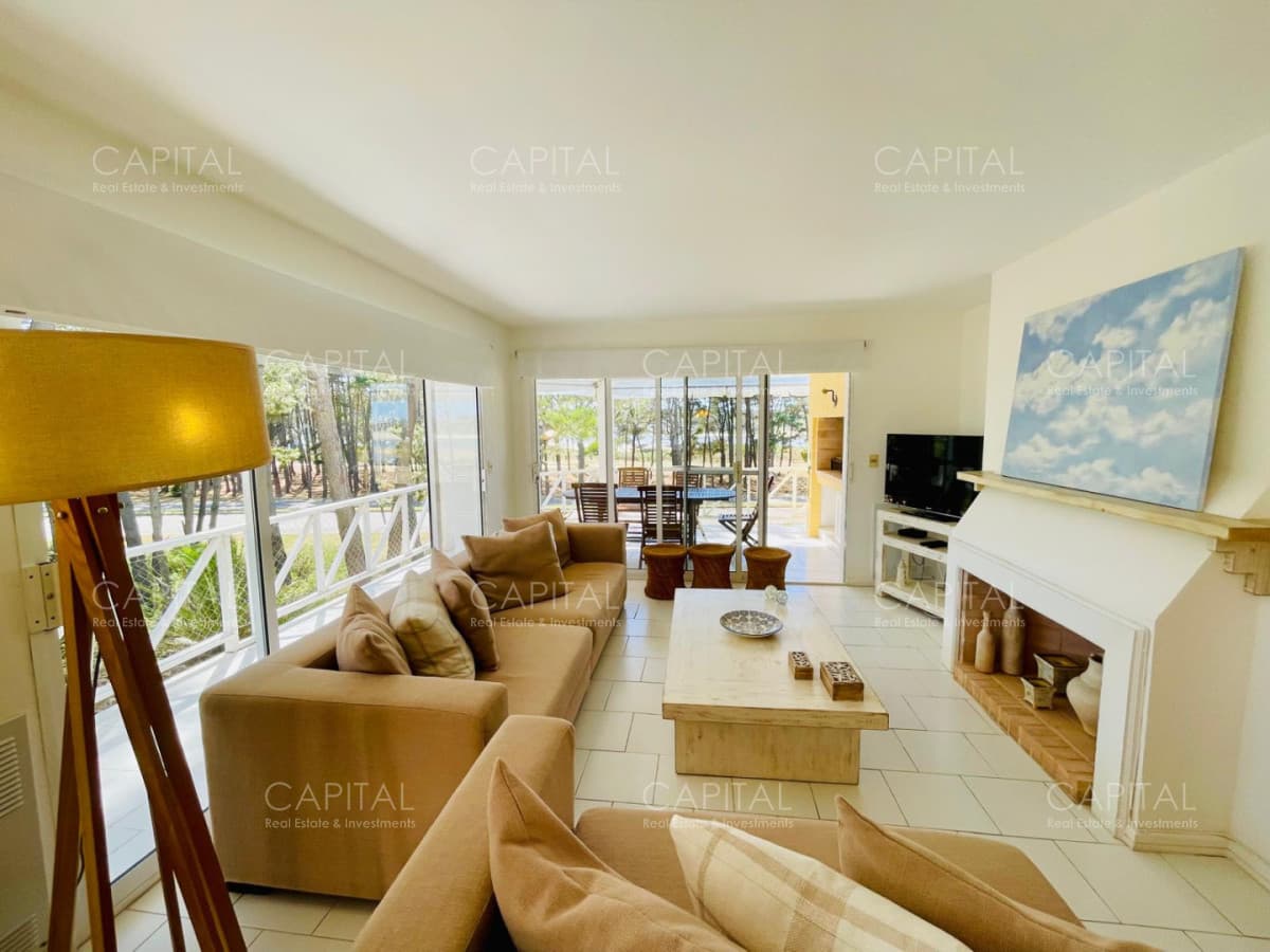 Departamento en venta frente a Playa Brava en Rincón del Indio