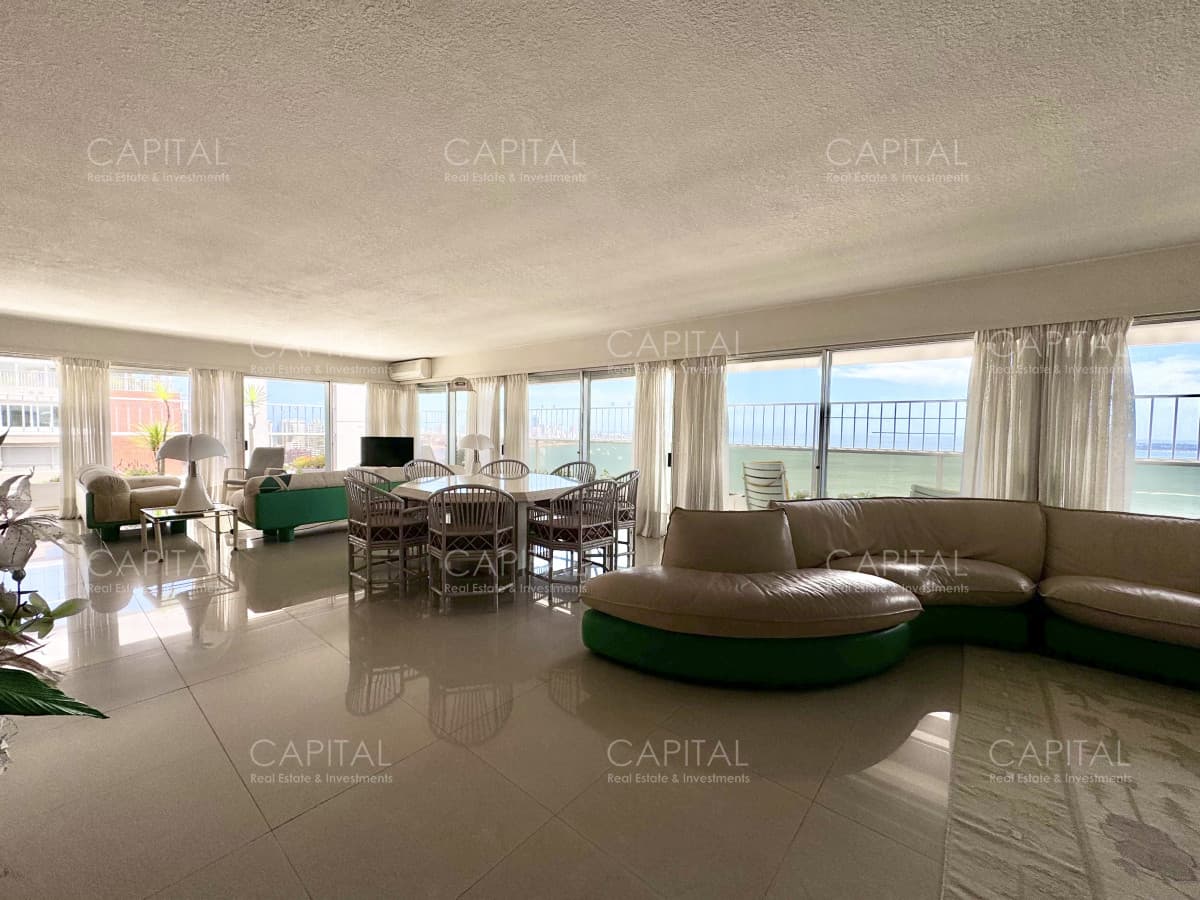 Penthouse Duplex en venta Playa Mansa Punta del Este.