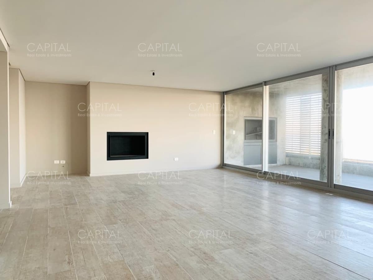Moderno Penthouse de 3 Dormitorios frente a Playa Mansa