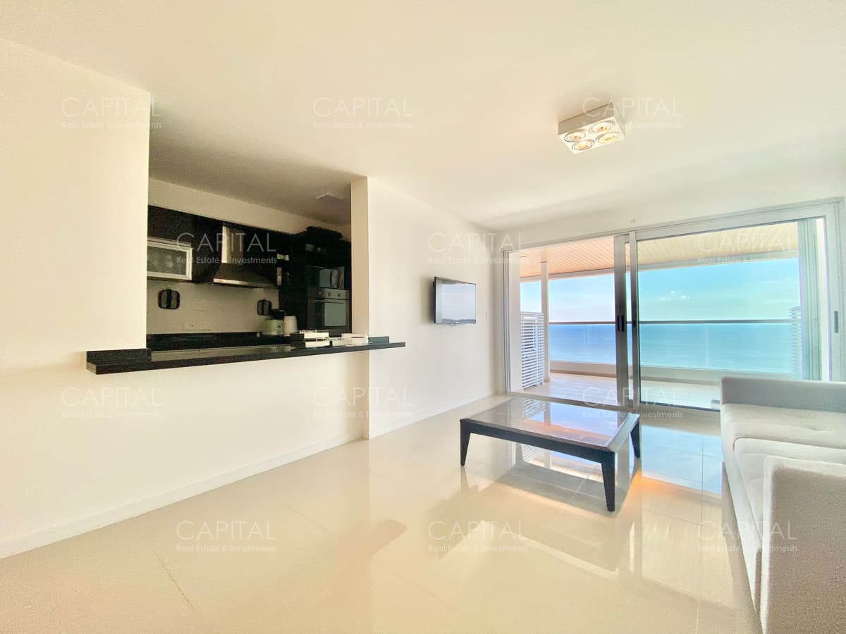 Apartamento en Venta Punta del Este con Buen Balcón Vista Al mar