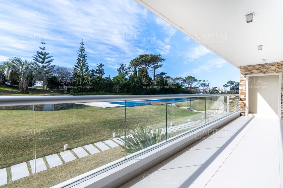 Apartamento a estrenar en venta en Playa Brava Punta del Este