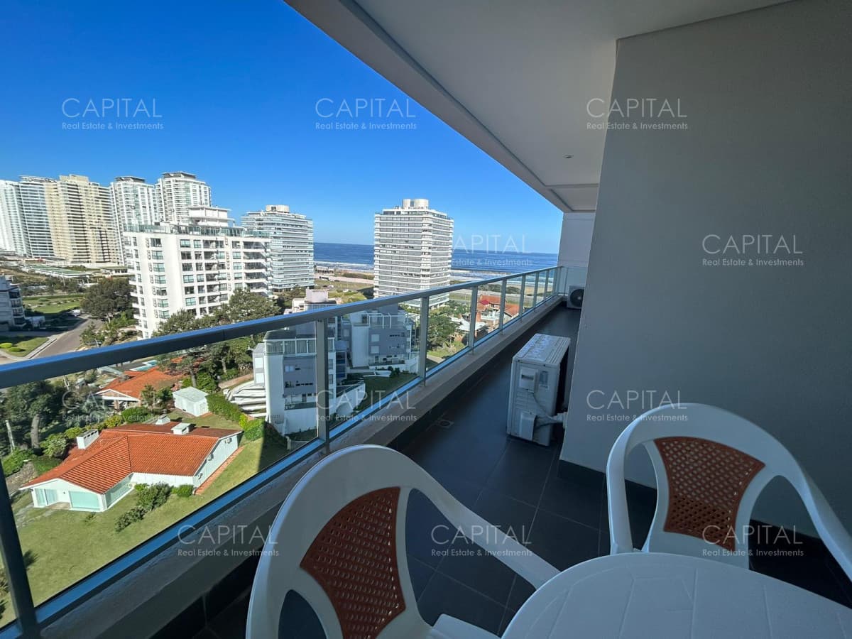 Apartamento en venta, edificio con servicios de categoría.