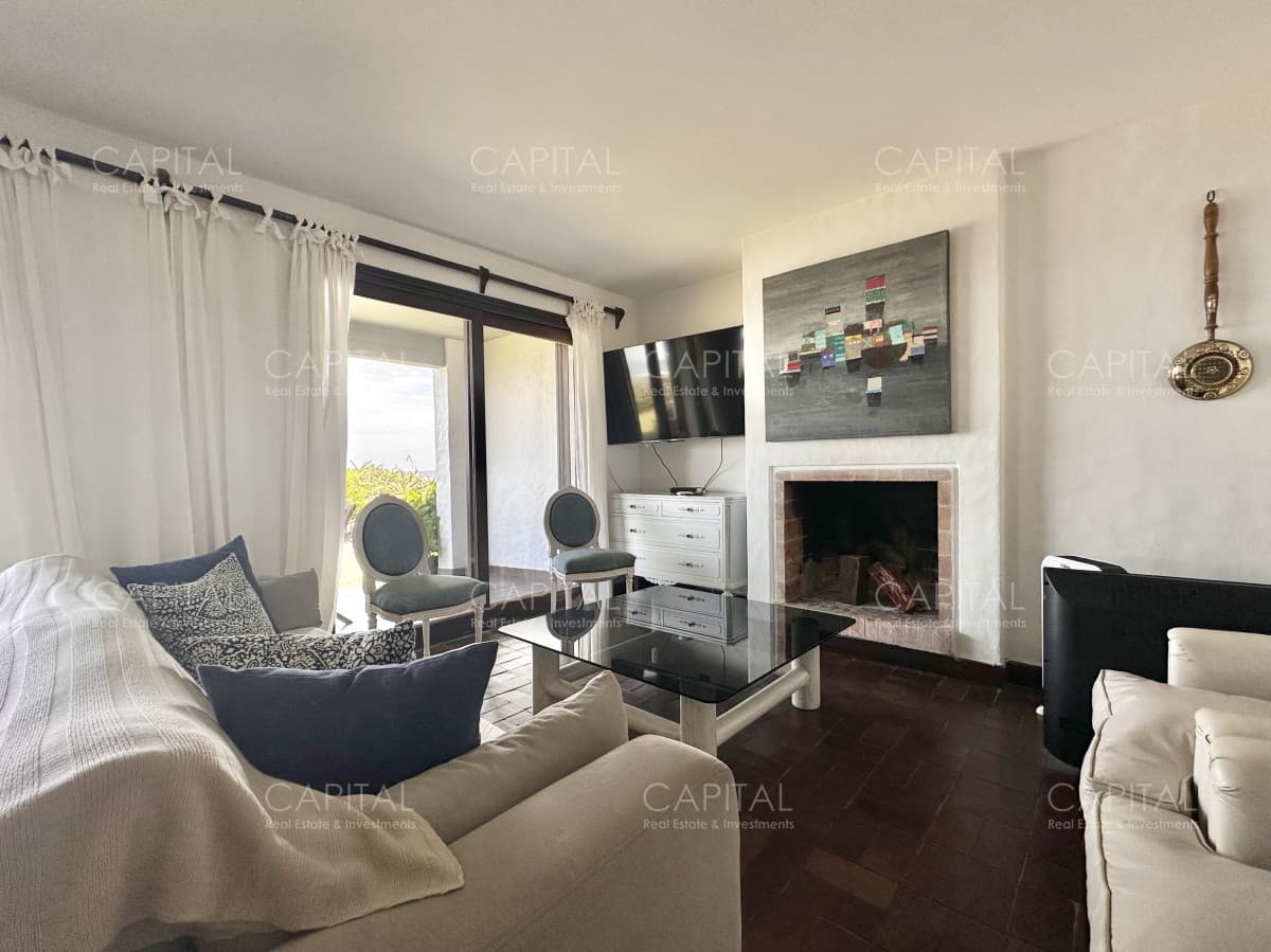 Apartamento de Tres Dormitorios frente a El Emir - Península Punta del Este