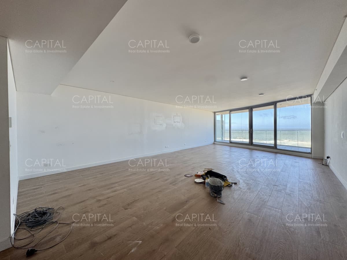Departamento en Trump Tower de tres dormitorios y servicio en venta