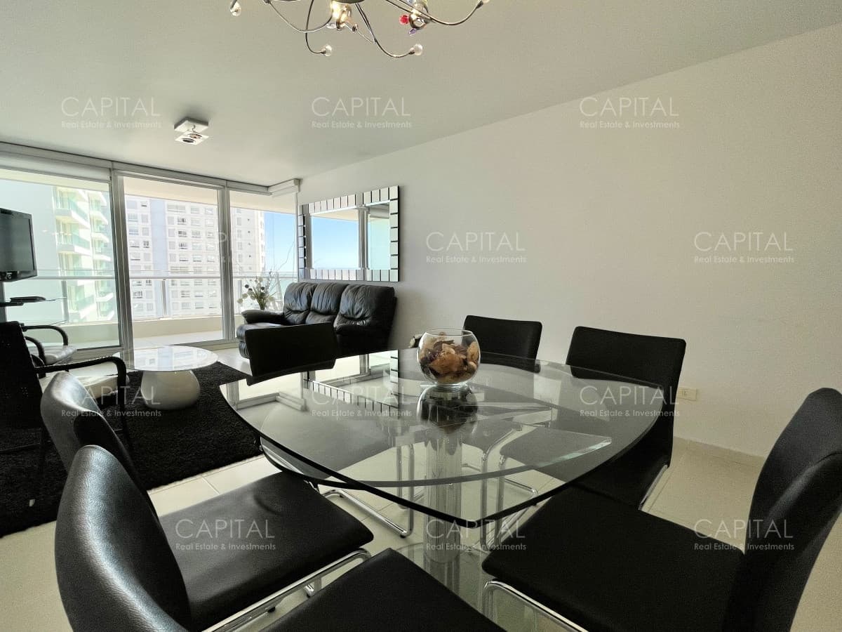 Apartamento de Dos dormitorios en Venta en Playa Mansa, Punta del Este