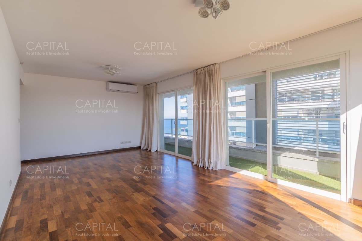 Alquiler Excelente Apartamento Penthouse en Diamantis Plaza
