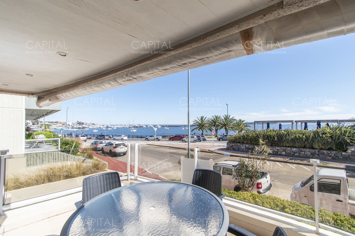 Puerto de Punta Del Este Departamento en Venta de Tres Dormitorios