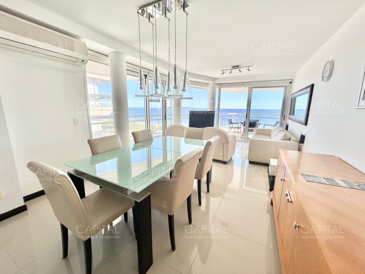 Apartamento en primera fila en venta con 2 parrilleros propios.