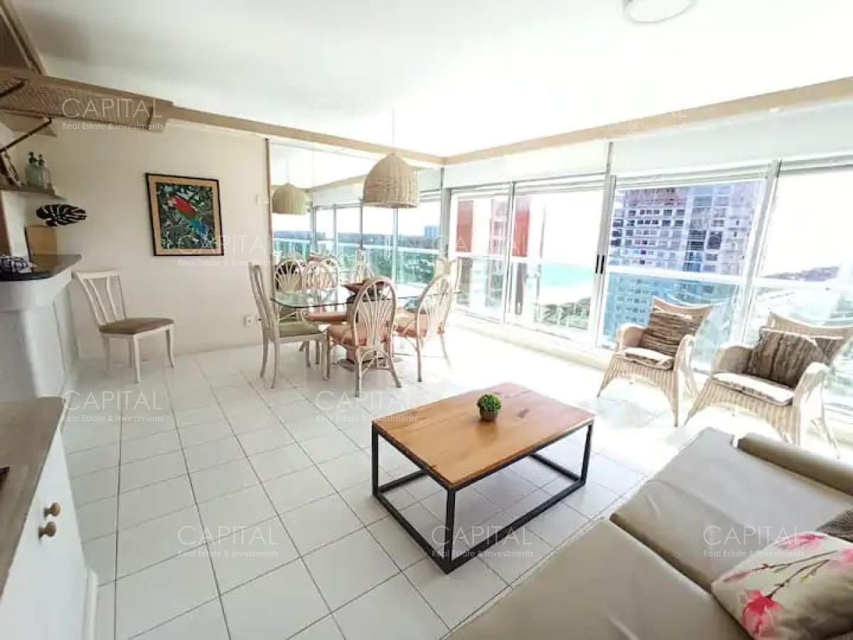 Venta de excelente apartamento dos dormitorios Playa Mansa