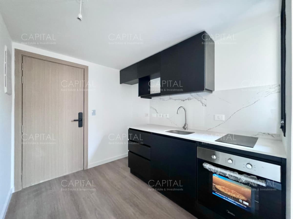 Monoambiente en venta a estrenar con balcón en piso alto, Cordón, Montevideo