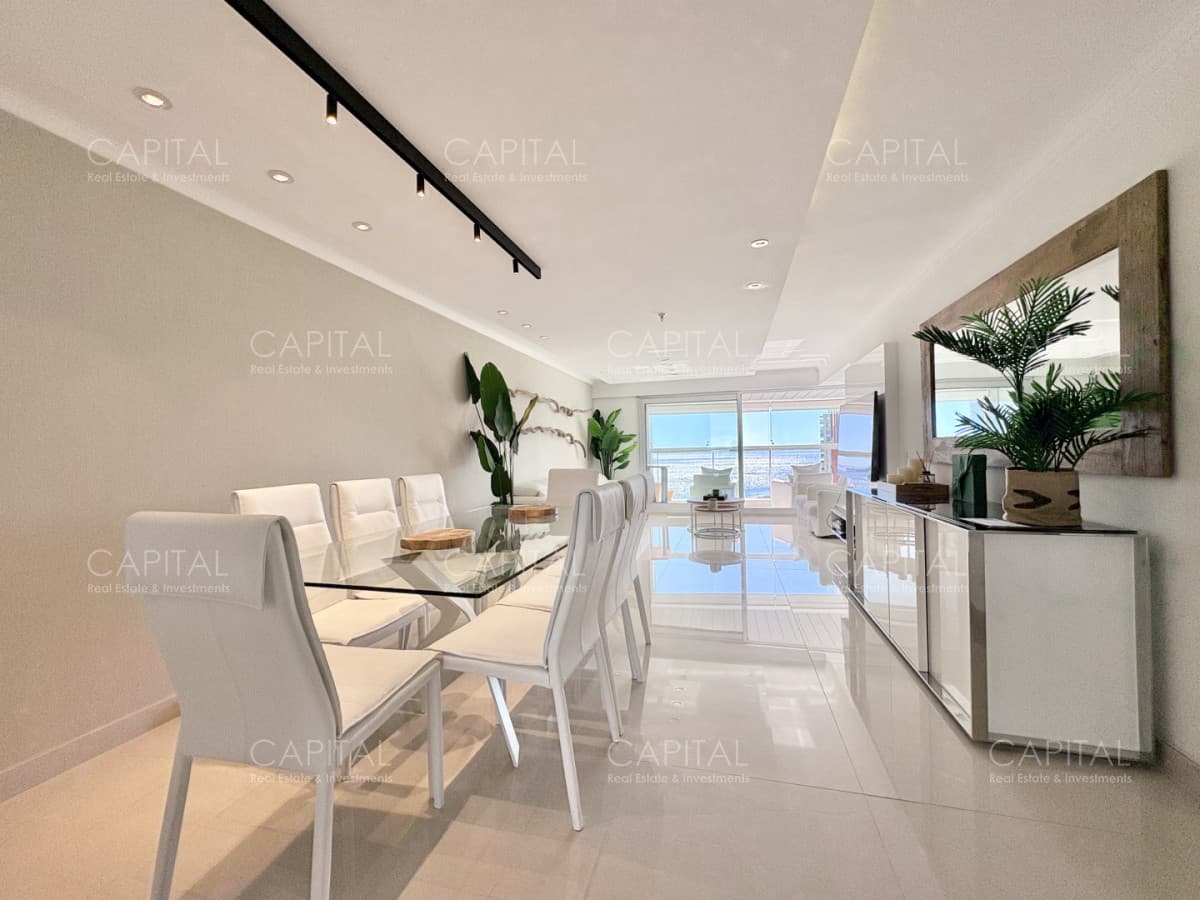 Miami Boulevard de tres dormitorios y dependencia en Venta