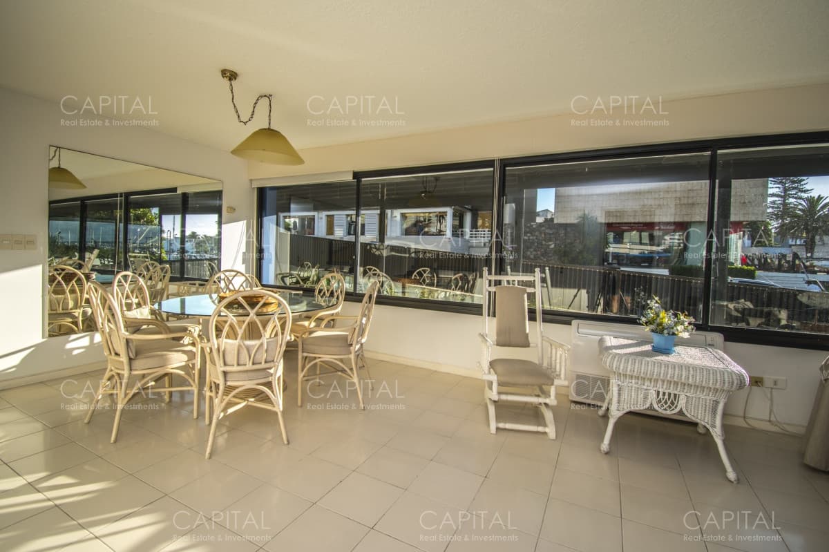 Espectacular departamento con vista al Puerto de Punta del Este.