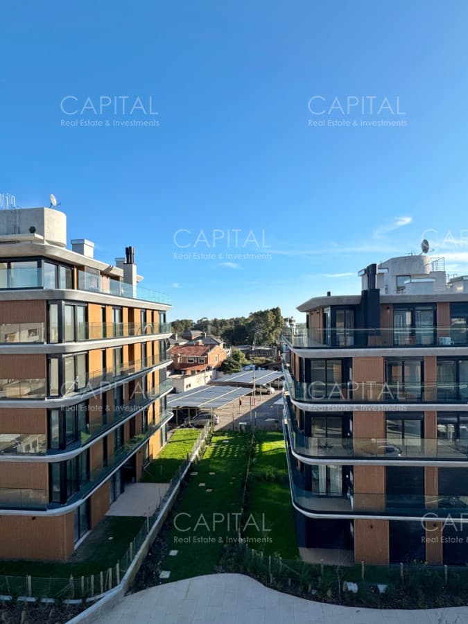 Venta Apartamento 2 Dormitorios en Costanera Village con Garaje