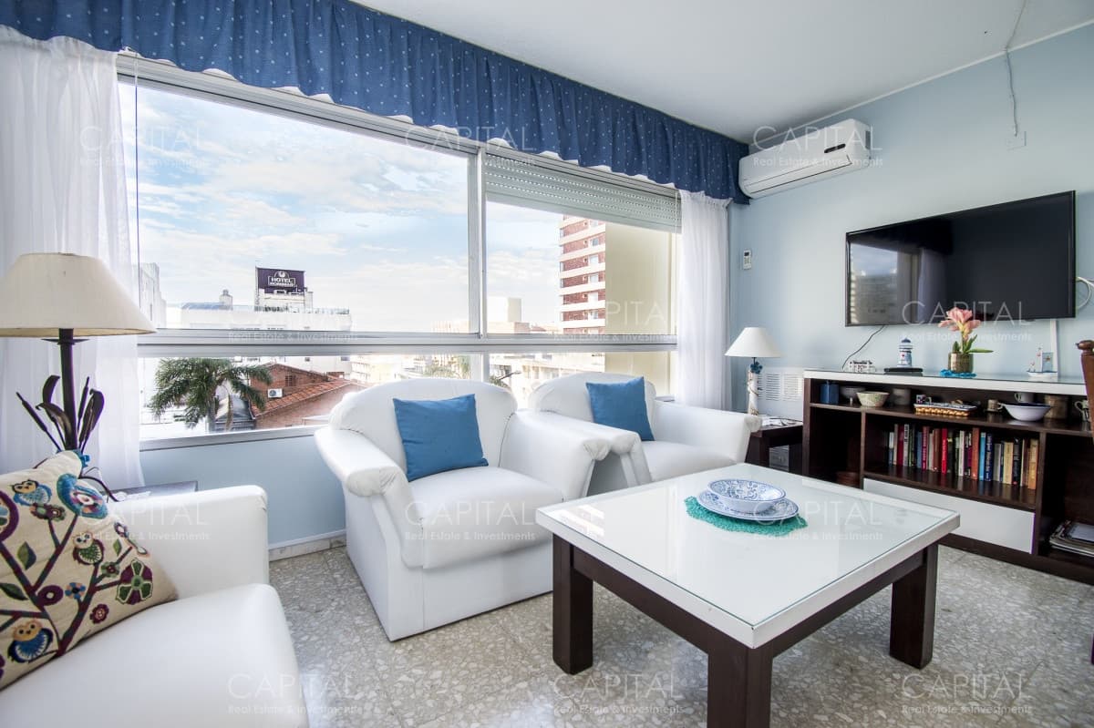Muy buen apartamento de 3 dormitorios sobre Gorlero - Venta