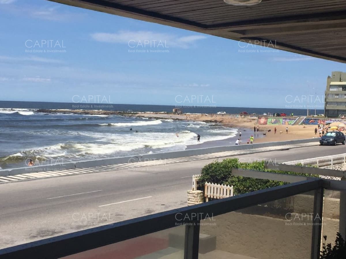 Apartamento en Alquiler Punta del Este Playa el Emir Tres dormitorios