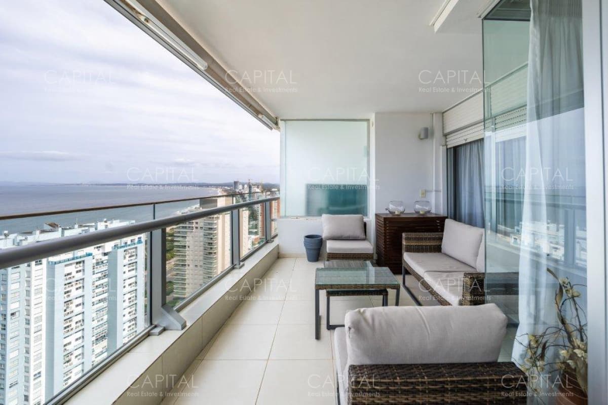 Season Tower de dos dormitorios en venta