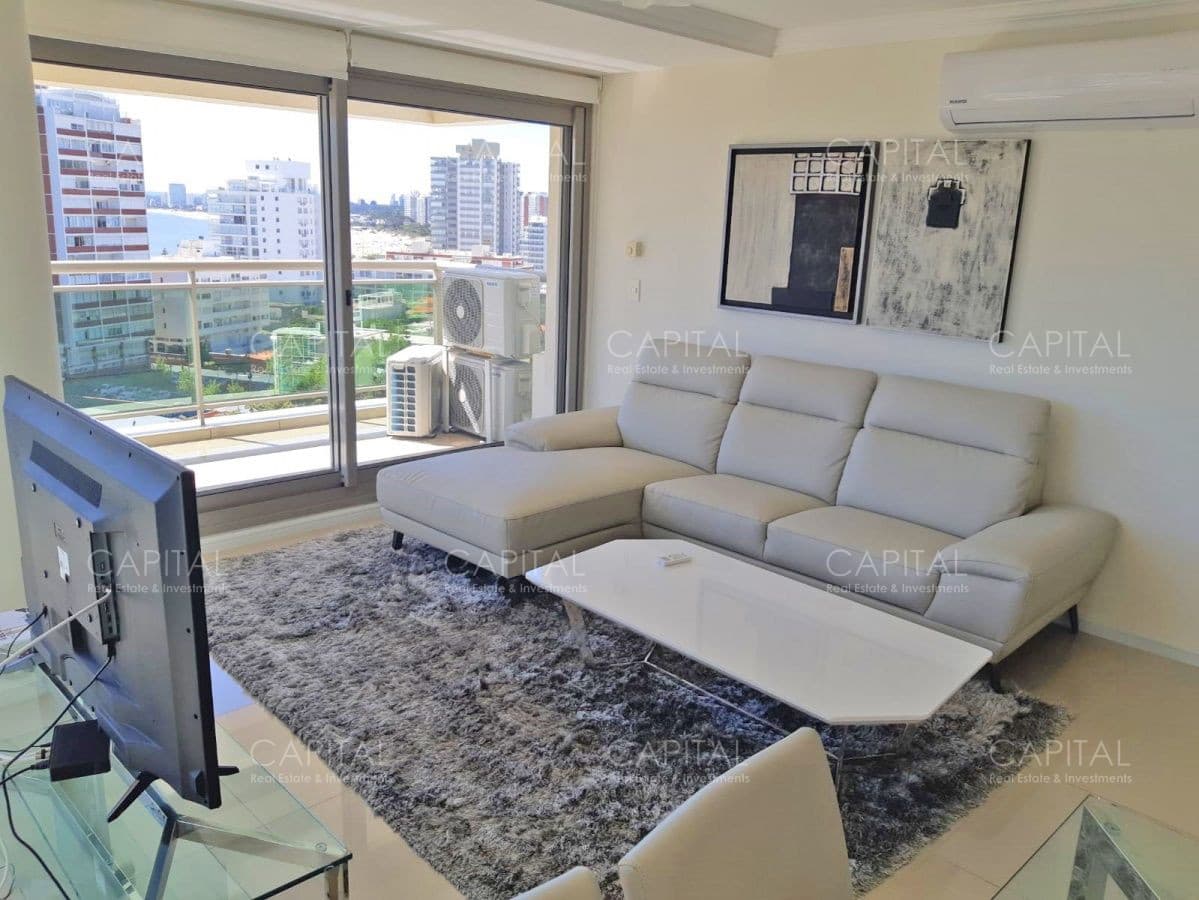 Apartamento de dos dormitorios en venta en Imperiale.