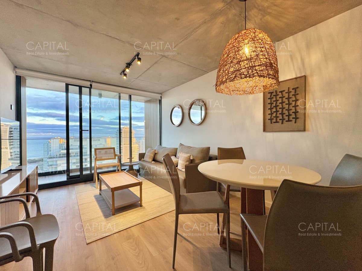 Apartamento en Torres del Este de un dormitorio y un baño en venta