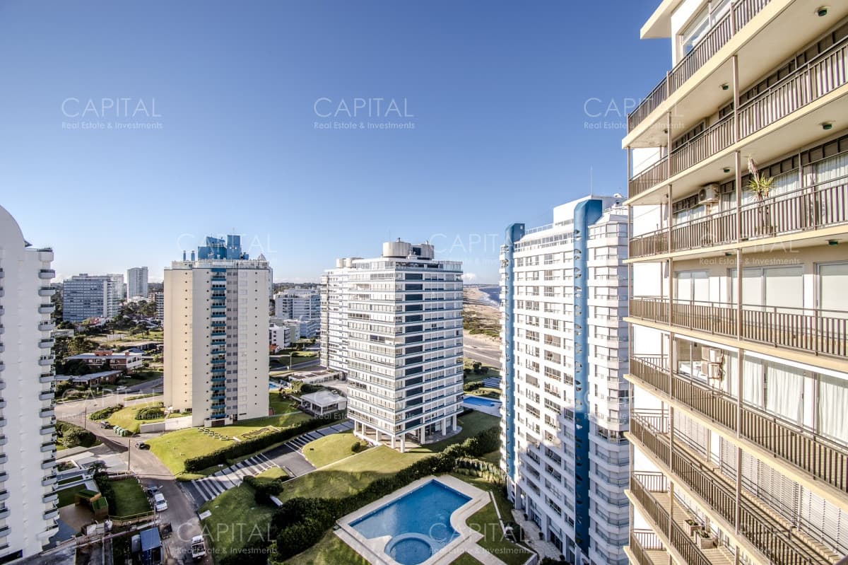Excelente apartamento en Primera línea al mar Punta del Este