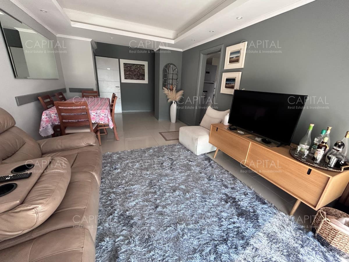 Venta departamento tres dormitorios terraza amplia con parrillero a metros Playa Brava