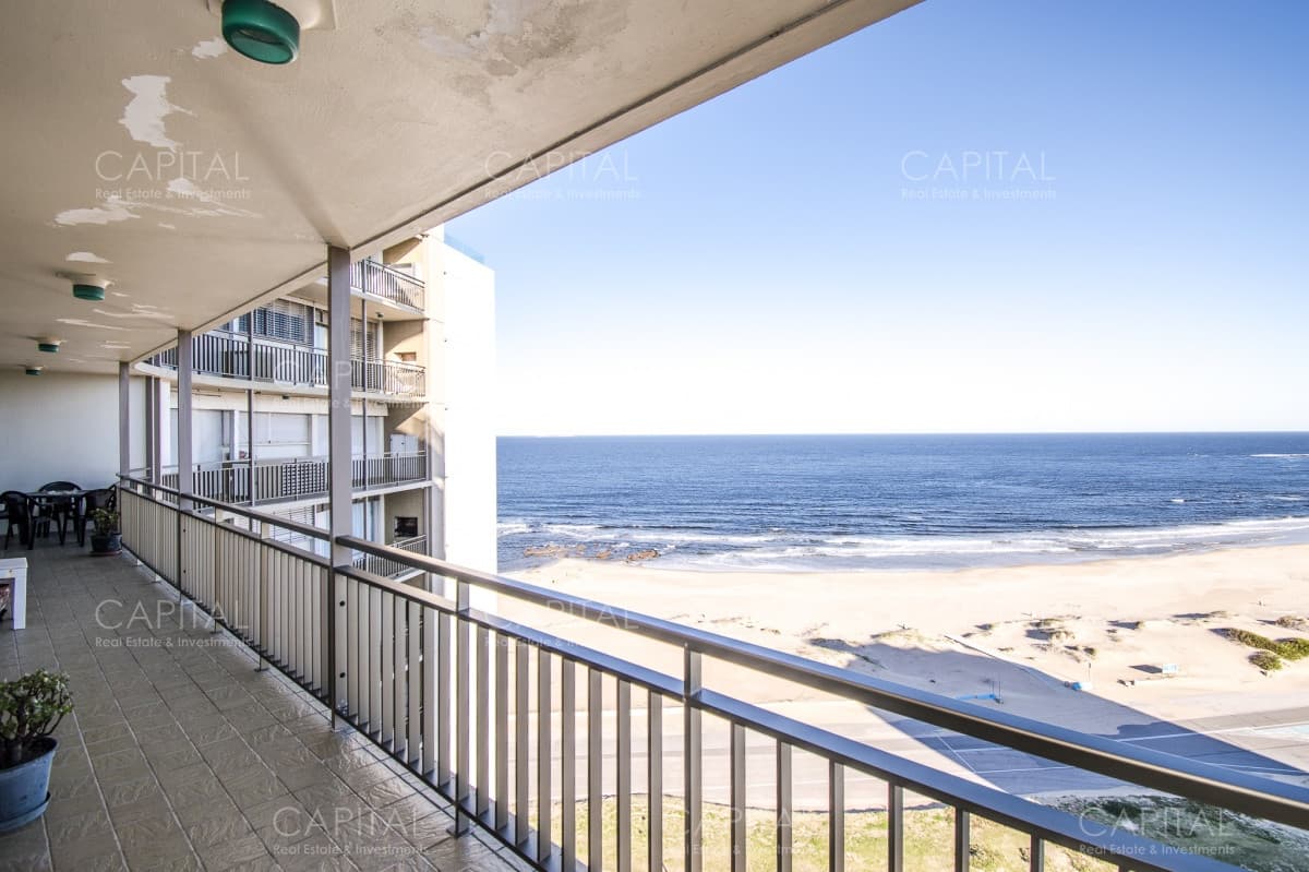 Excelente apartamento en Primera línea al mar Punta del Este