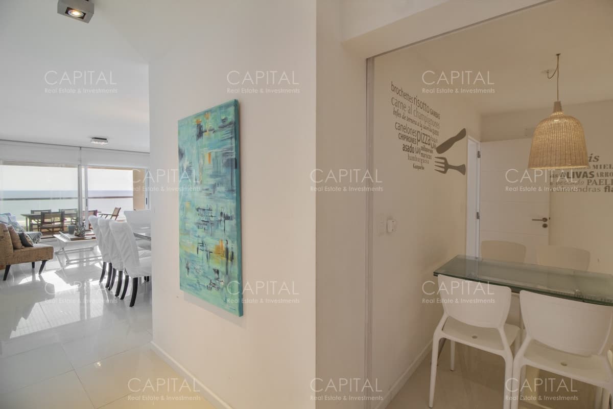Excelente Apartamento de Tres Dormitorios con Vista a Playa Brava