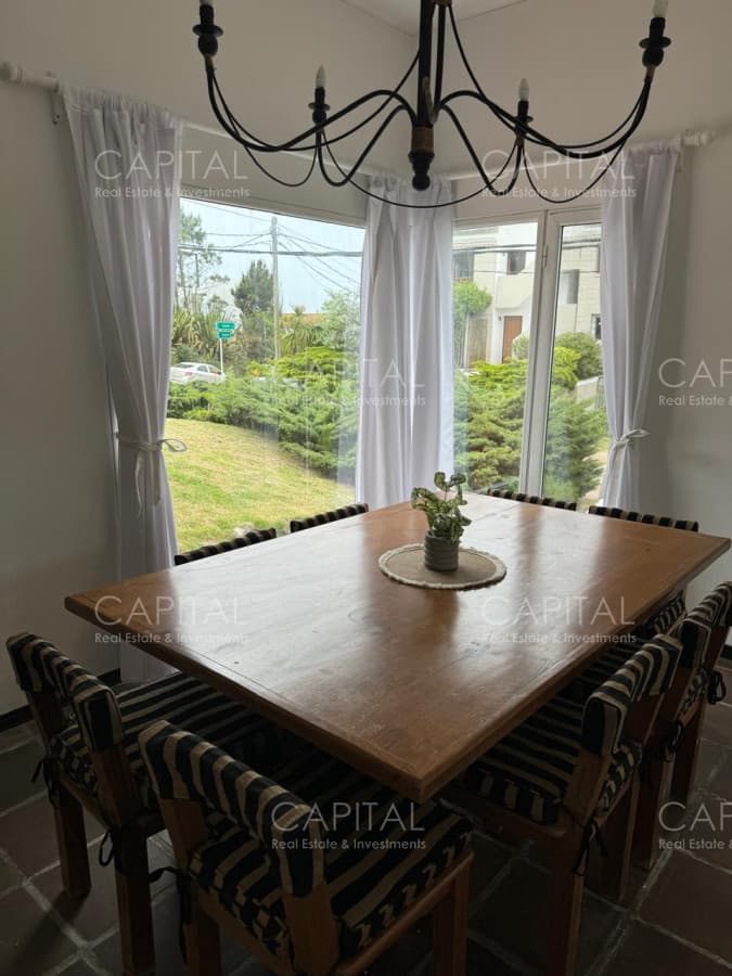 Apartamento en Venta en La Barra Excelente ubicación a media cuadra de la playa.