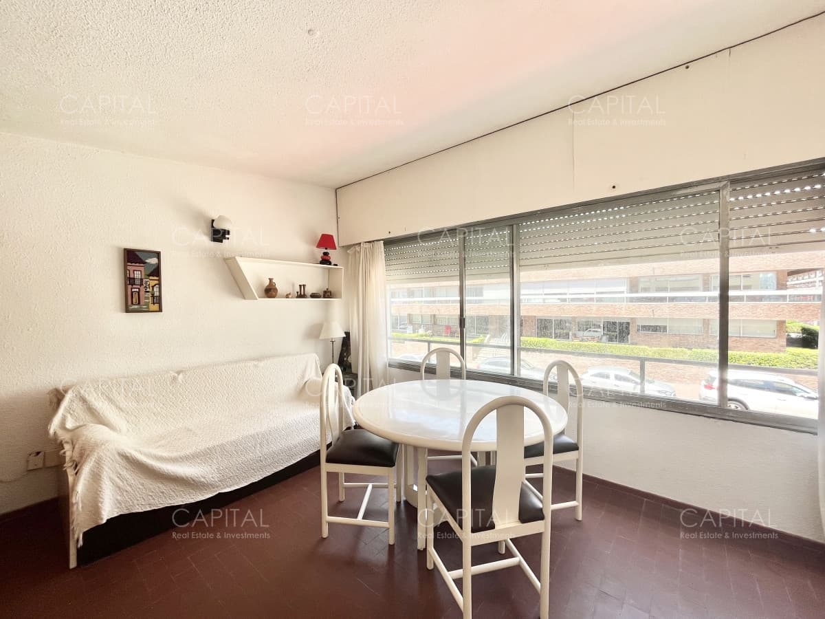 Departamento en Venta de Un Dormitorio en Peninsula, Punta del Este