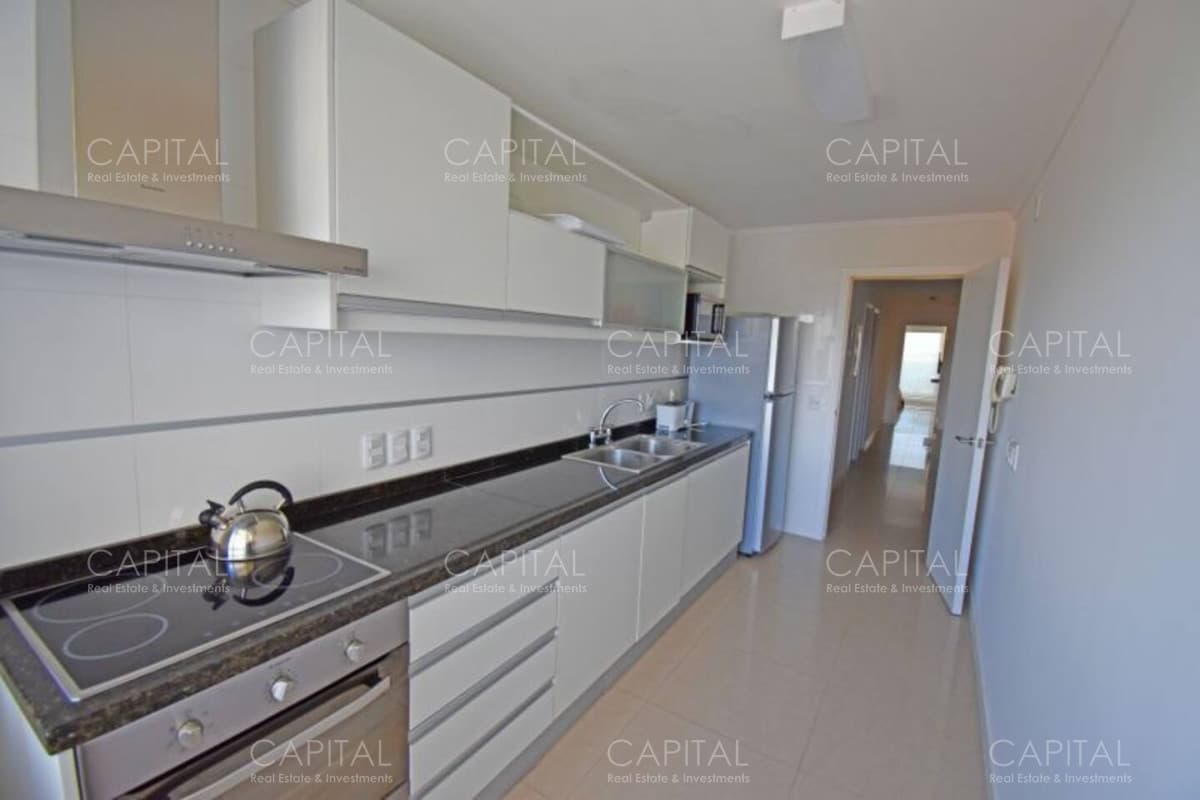 Apartamento Casino Tower en Venta de Dos dormitorios en Playa Mansa, Punta del este
