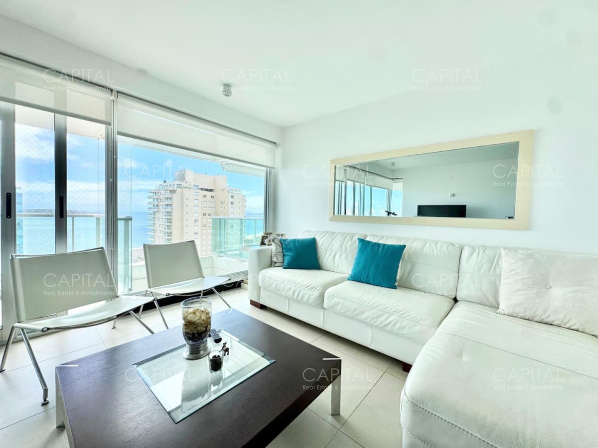 Venta departamento tres dormitorios en suite Playa Mansa Punta del Este