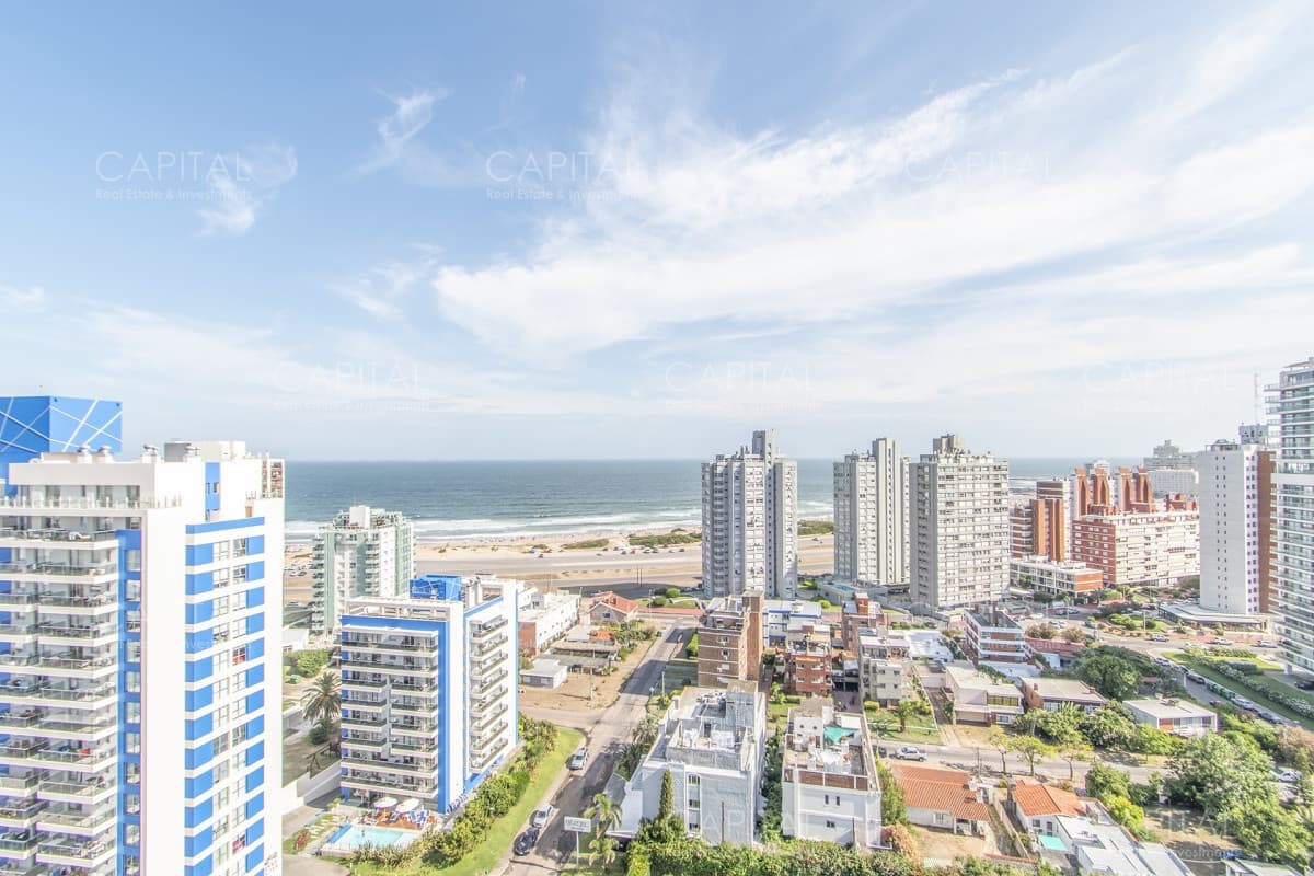 Penthouse Espectacular con Vista al Mar de Playa Brava