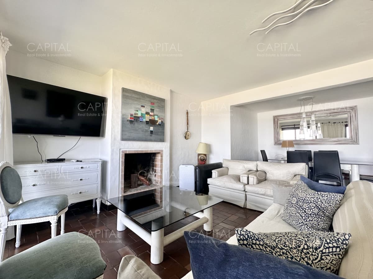 Apartamento de Tres Dormitorios frente a El Emir - Península Punta del Este