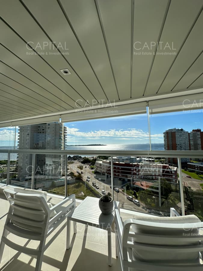 Apartamento en Venta de Tres Dormitorios en Playa Mansa Punta del  Este